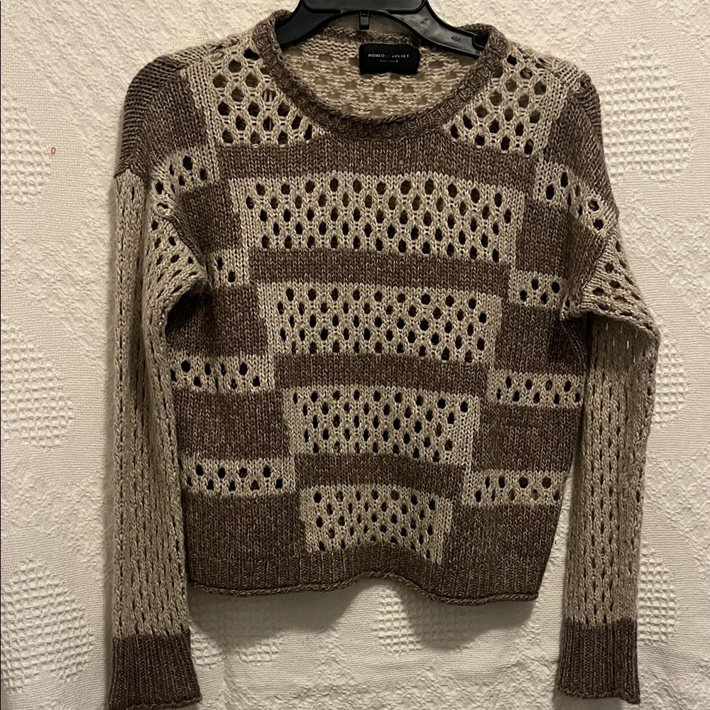 Romeo & Juliet Couture Cream Knit Top